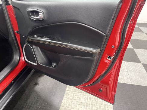 Used 2019 Jeep Compass Limited AWD/4WD image 25