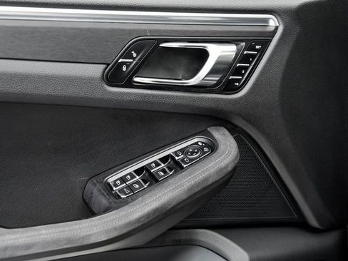 Used 2017 Porsche Macan GTS image 8