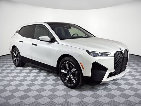 Certified 2024 BMW iX xDrive50 w/ Premium Package AWD/4WD image 7