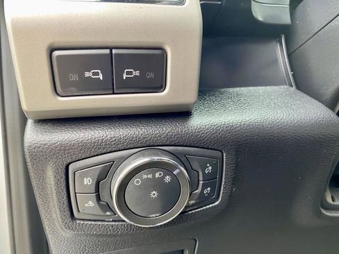 Used 2017 Ford F150 Lariat image 17