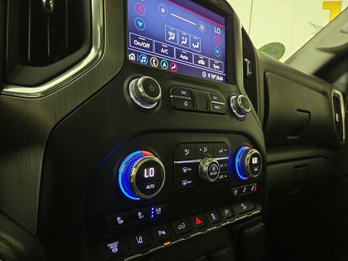 Certified 2020 GMC Sierra 3500 Denali w/ Denali Ultimate Package AWD/4WD image 28