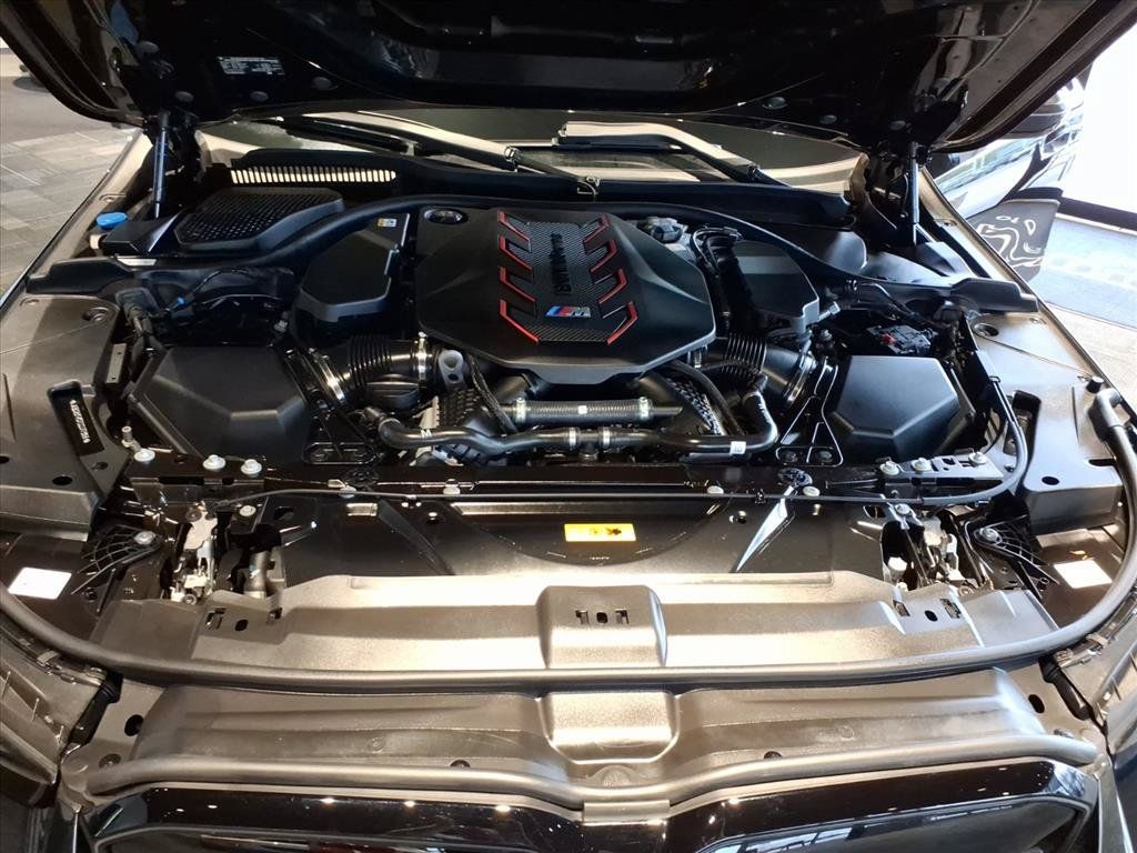 Used 2025 BMW M5 w/ Carbon Package AWD/4WD image 9