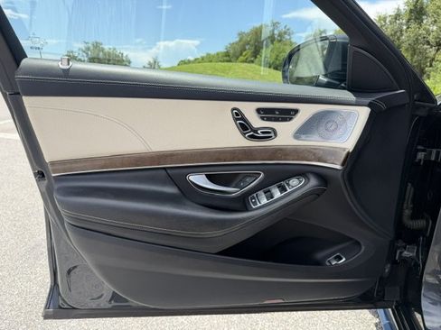 Used 2017 Mercedes-Benz S 550 Sedan image 10