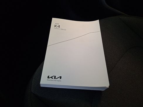 Used 2025 Kia K4 FWD image 25
