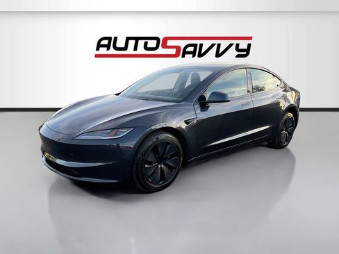 Used 2025 Tesla Model 3 image 3