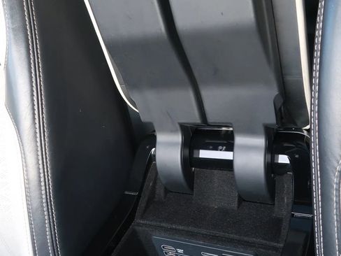 Used 2018 Land Rover Range Rover Velar image 31