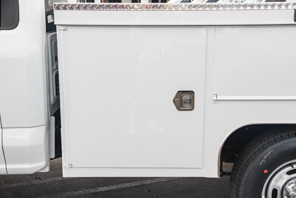 New 2025 Ford F350 XL w/ XL Chrome Package RWD image 11