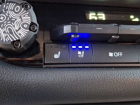 Used 2023 Toyota Tundra Limited w/ Power Package image 20