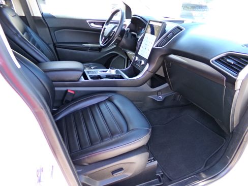 Used 2024 Ford Edge SEL AWD/4WD image 12