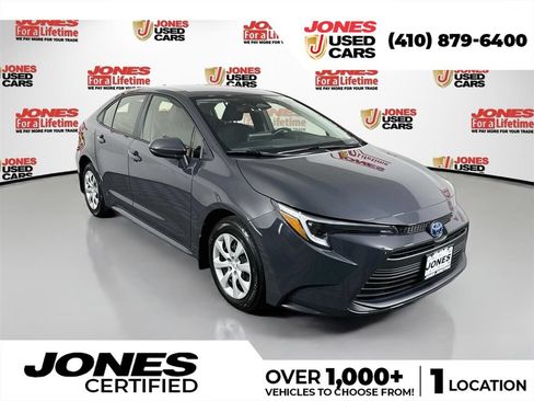 Certified 2025 Toyota Corolla LE FWD image 1