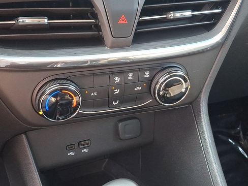 Used 2025 Buick Encore GX Preferred FWD image 15