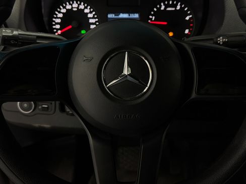 Used 2019 Mercedes-Benz Sprinter 2500 image 8