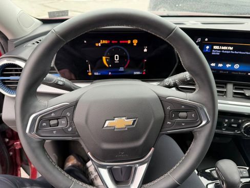 Used 2024 Chevrolet Trax LT w/ Driver Confidence Package image 15