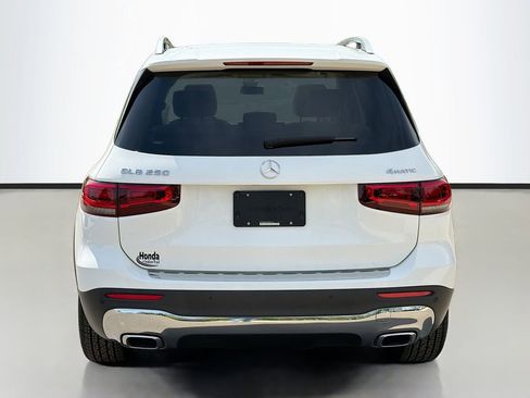 Used 2022 Mercedes-Benz GLB 250 4MATIC image 6
