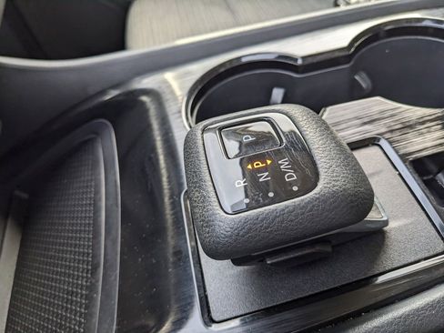 Used 2023 Nissan Rogue SV image 28