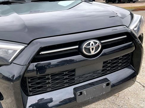 Used 2024 Toyota 4Runner SR5 image 29