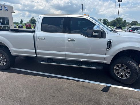 Used 2018 Ford F250 XLT w/ XLT Premium Package AWD/4WD image 3