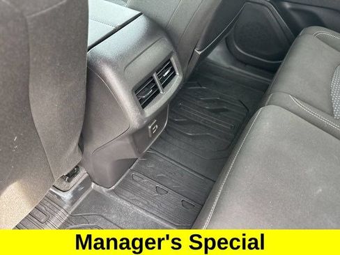 Used 2024 GMC Terrain SLE w/ Driver Convenience Package FWD image 32