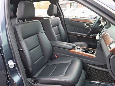Used 2013 Mercedes-Benz E 350 4MATIC Sedan image 27