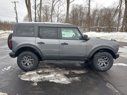 New 2025 Ford Bronco Badlands AWD/4WD image 9