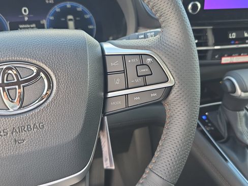New 2026 Toyota Sienna Platinum AWD/4WD image 14