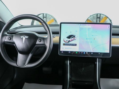 Used 2020 Tesla Model 3 Standard Range Plus RWD image 13