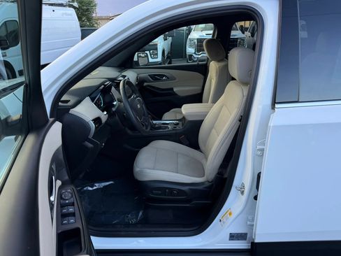 Used 2023 Chevrolet Traverse LT w/ LPO, Cargo Package AWD/4WD image 16