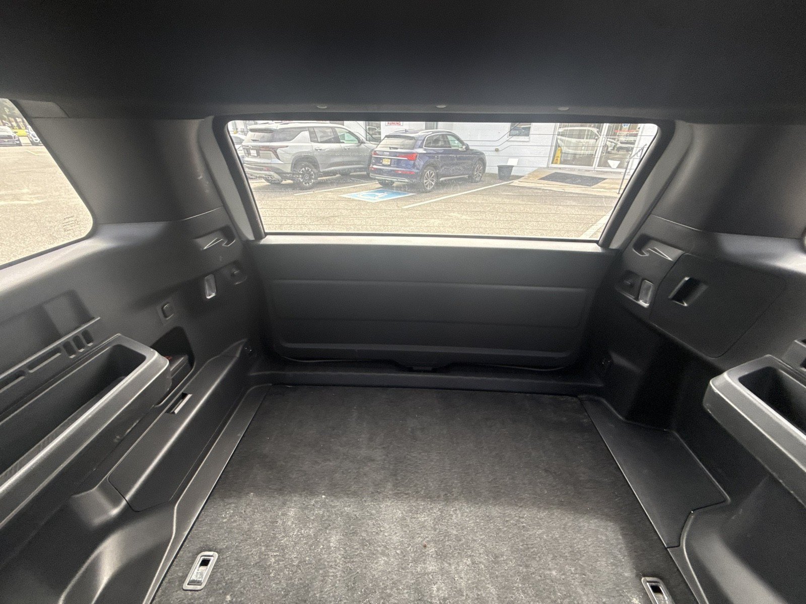 Used 2025 Toyota 4Runner SR5 AWD/4WD image 27