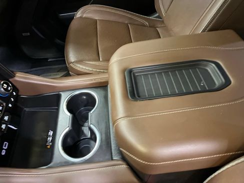 Used 2024 Chevrolet Suburban High Country w/ Max Trailering Package AWD/4WD image 18