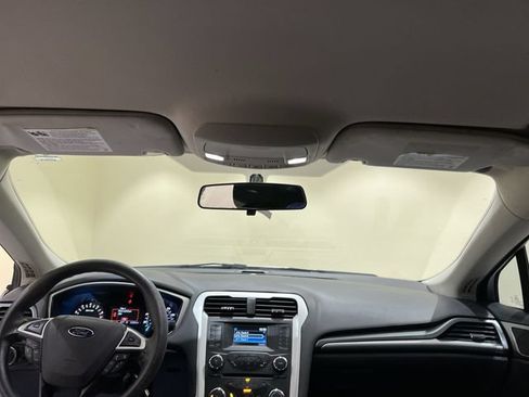 Used 2016 Ford Fusion SE FWD image 17