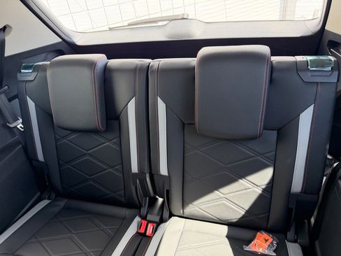New 2026 Volkswagen Atlas Peak Edition AWD/4WD image 21