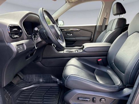 Certified 2025 Honda Pilot Touring image 23