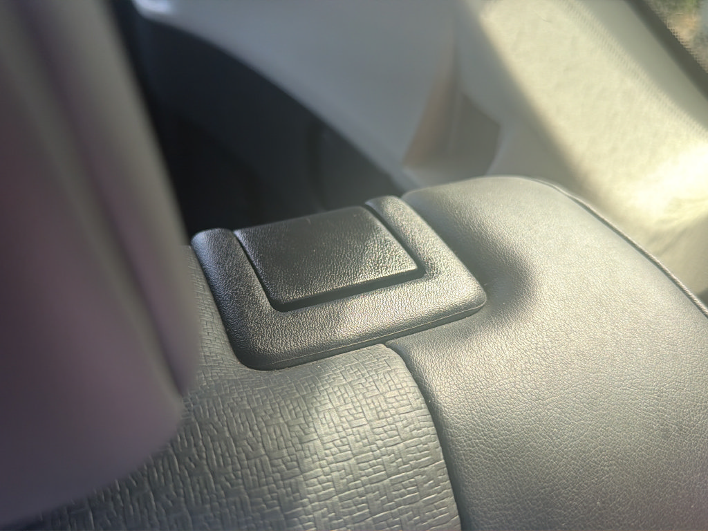 Certified 2025 Nissan Rogue SV w/ SV Premium Package FWD image 34