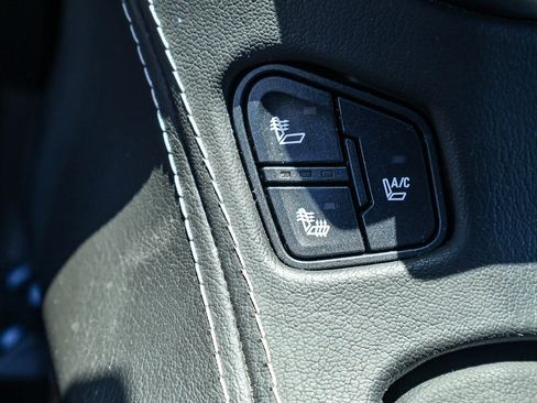 Used 2016 Chevrolet Suburban LTZ AWD/4WD image 7