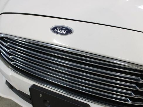 Used 2017 Ford Fusion SE w/ Fusion SE Technology Package image 32