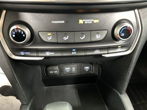 Used 2020 Hyundai Santa Fe SE AWD/4WD image 16