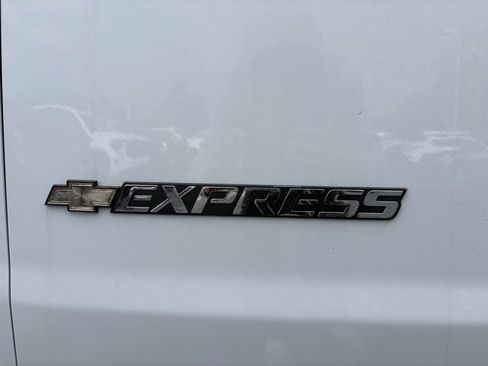 Used 2024 Chevrolet Express 2500 w/ Driver Convenience Package image 6