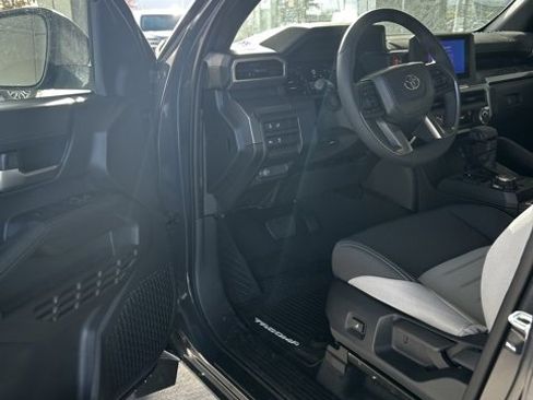 Used 2024 Toyota Tacoma TRD Off-Road image 8