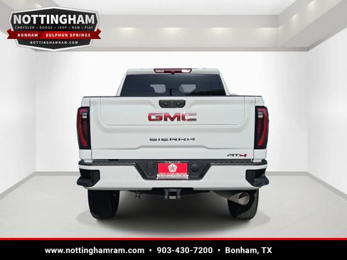 Used 2025 GMC Sierra 2500 AT4 AWD/4WD image 5
