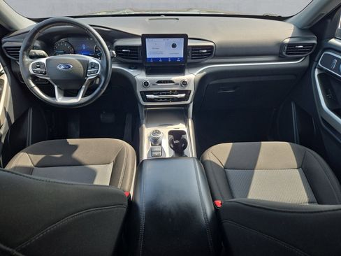 Certified 2022 Ford Explorer XLT image 9