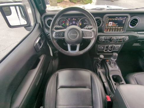 Used 2023 Jeep Wrangler Unlimited Sahara w/ Cold Weather Group AWD/4WD image 18