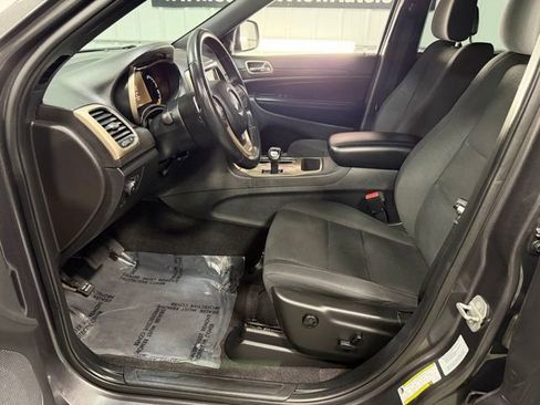 Used 2015 Jeep Grand Cherokee Laredo w/ Quick Order Package 23E AWD/4WD image 11