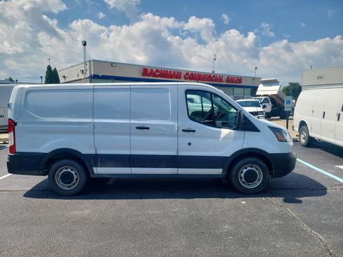 Used 2019 Ford Transit 150 130 Low Roof RWD image 2