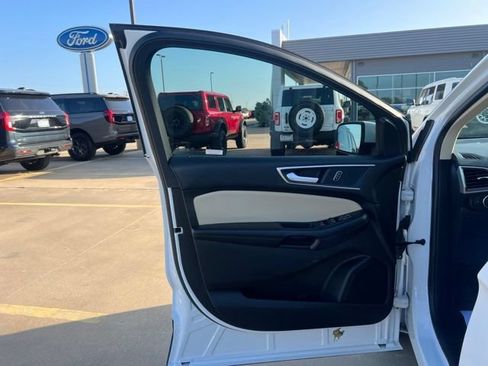 Used 2024 Ford Edge SEL w/ Convenience Package AWD/4WD image 9