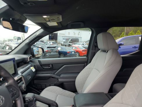 Used 2025 Toyota Tacoma SR5 image 17