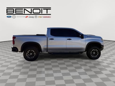 Used 2022 Chevrolet Silverado 1500 ZR2 w/ Technology Package image 8