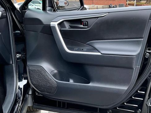 Certified 2025 Toyota RAV4 LE image 22