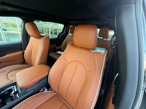 New 2026 Chrysler Pacifica Pinnacle FWD image 24