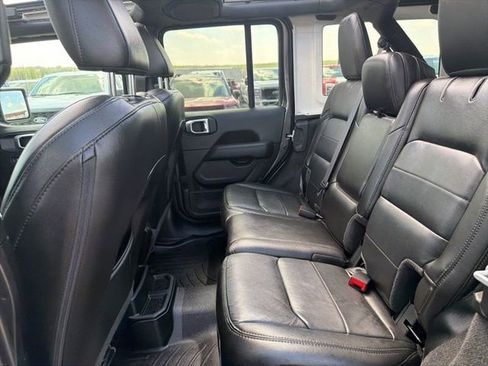 Used 2021 Jeep Wrangler Unlimited Sahara AWD/4WD image 13