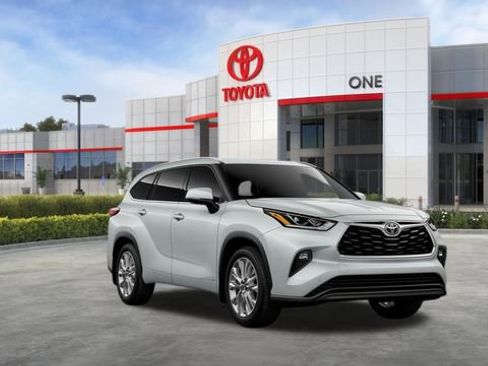 New 2026 Toyota Highlander Limited AWD/4WD image 18